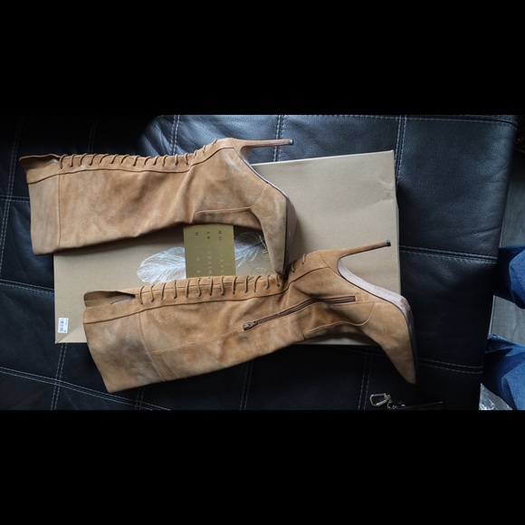 Tan Over The Boots - Picture 5 of 6